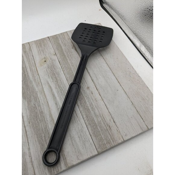 Farberware Slotted Holes Spatula Turner Flipper Black Nylon Plastic 14" - Picture 4 of 9